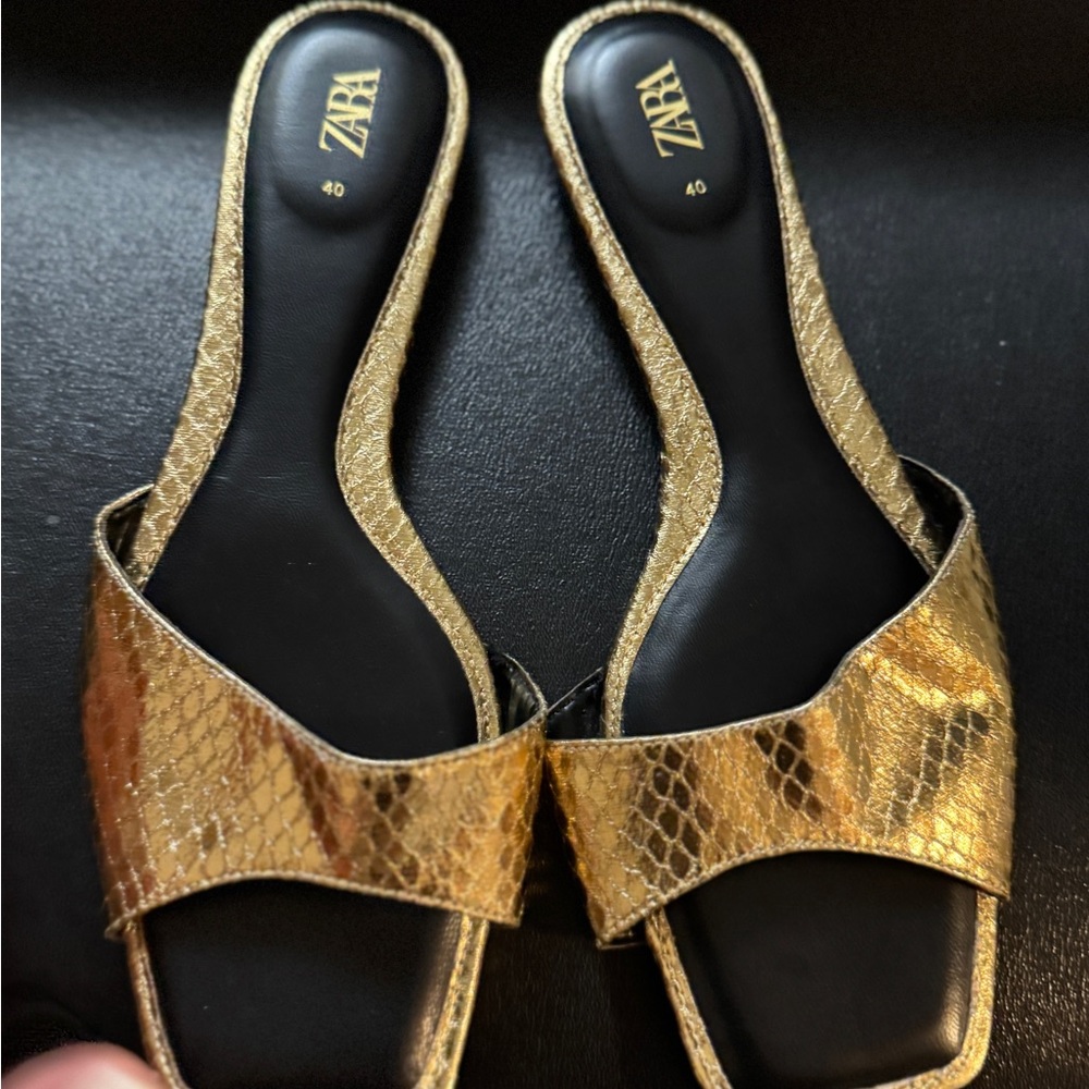 Zara Gold and Black Sandals with Luxurious Design - Picture 2 of 4